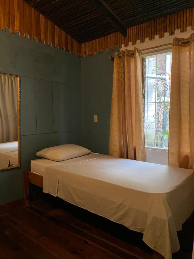 Mauras Tropical Mini Hostel & Tours Пакера Екстериор снимка