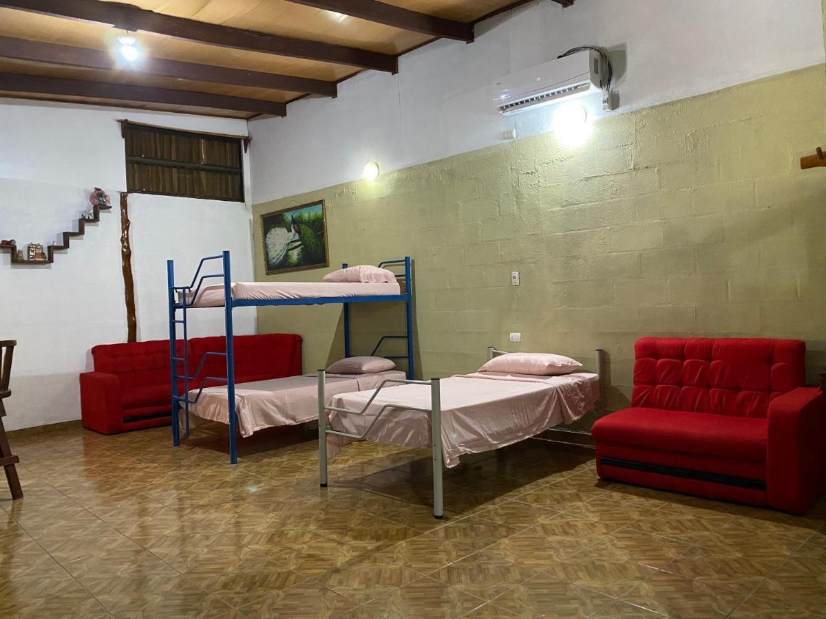 Mauras Tropical Mini Hostel & Tours Пакера Екстериор снимка