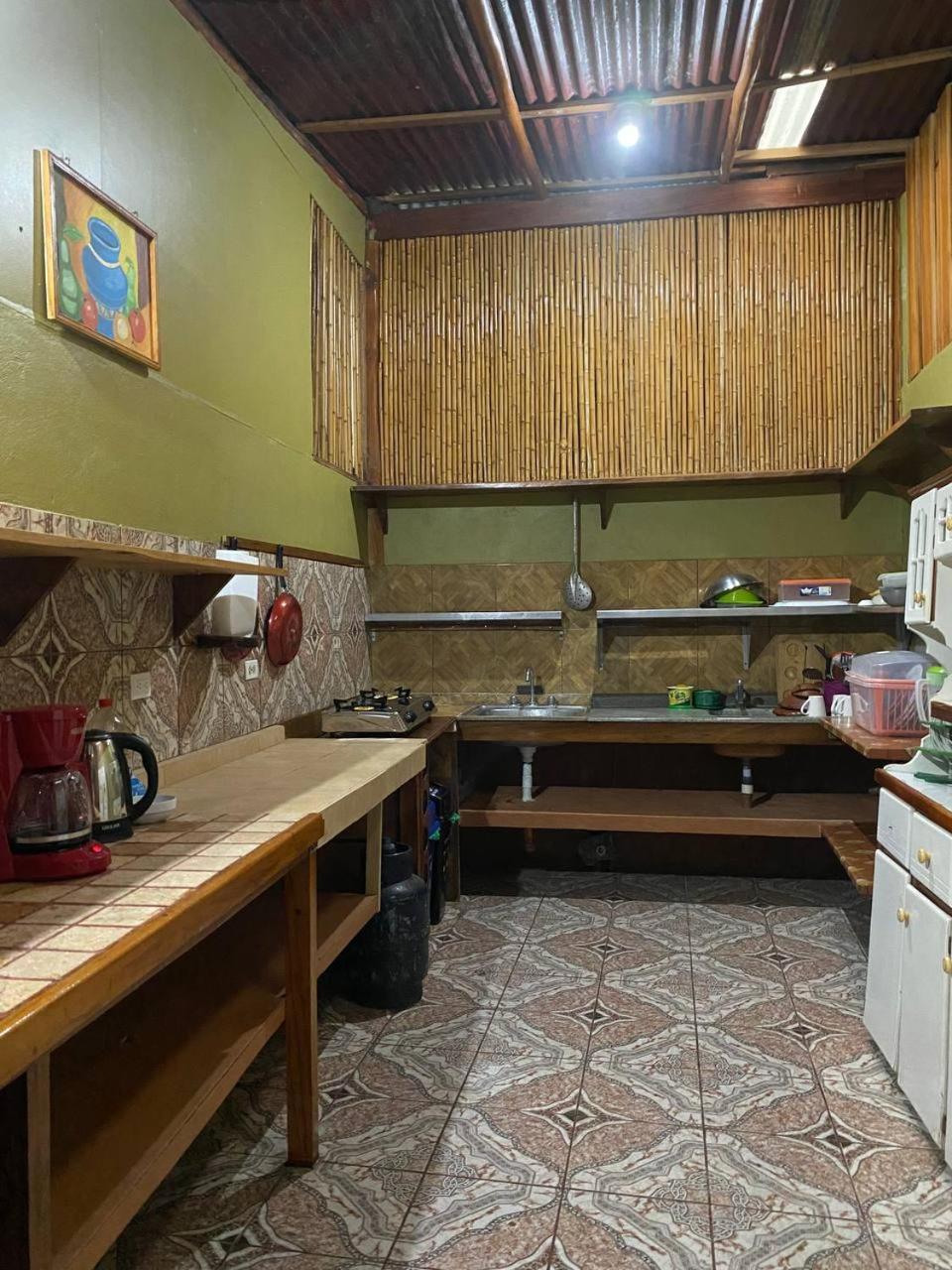 Mauras Tropical Mini Hostel & Tours Пакера Екстериор снимка